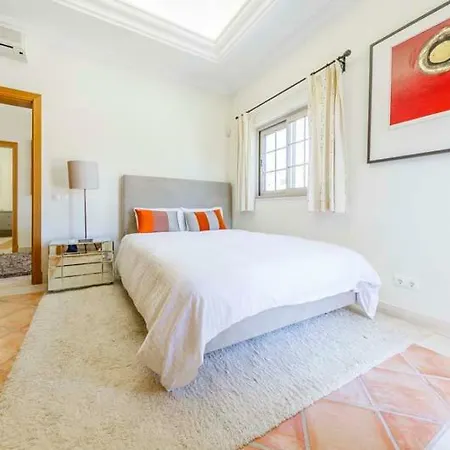 Sleeps 8 Pool Air Con T774088 Vila
