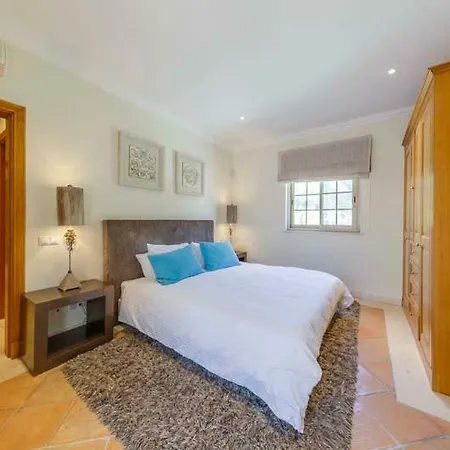 Sleeps 8 Pool Air Con T774088 Vila