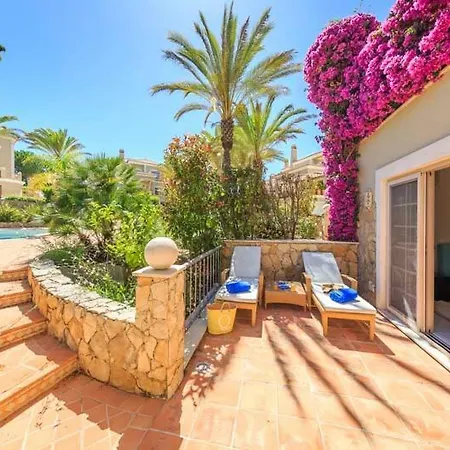 Vila Sleeps 8 Pool Air Con T774088 *