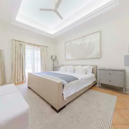 别墅 Sleeps 8 Pool Air Con T774088